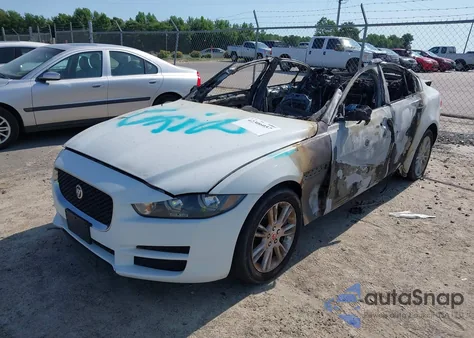 2017 Jaguar Xe 25T Premium z USA, uszkodzony, nr VIN SAJAD4BG0HA954782